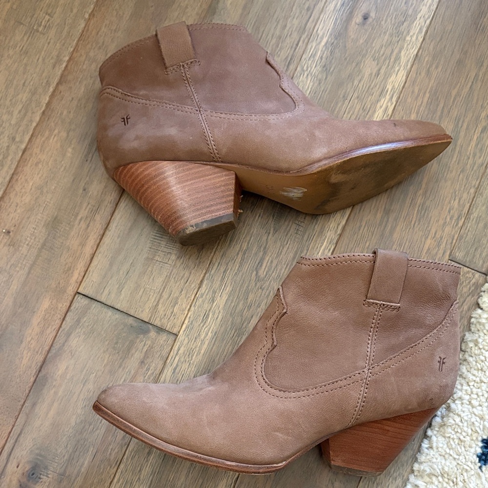Frye Women's Tan Ankle Boots